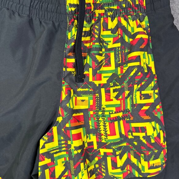 Under Armour Shorts Mens Large Black Yellow Red Rasta Jamaican Loose  Soccer - Picture 3 of 10